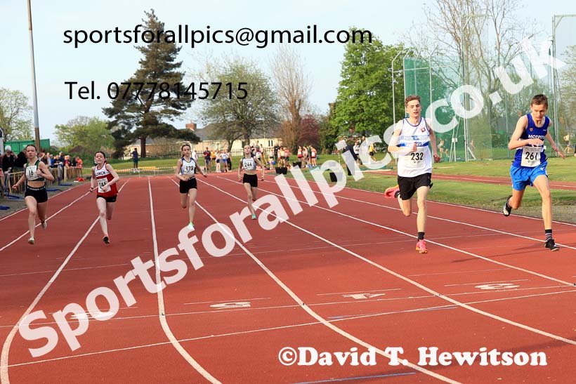 The 150 metres, 2025 NEGP No. 1, Monkton Stadium, Jarrow. Photo: David T. Hewitson/Sports for All Pics